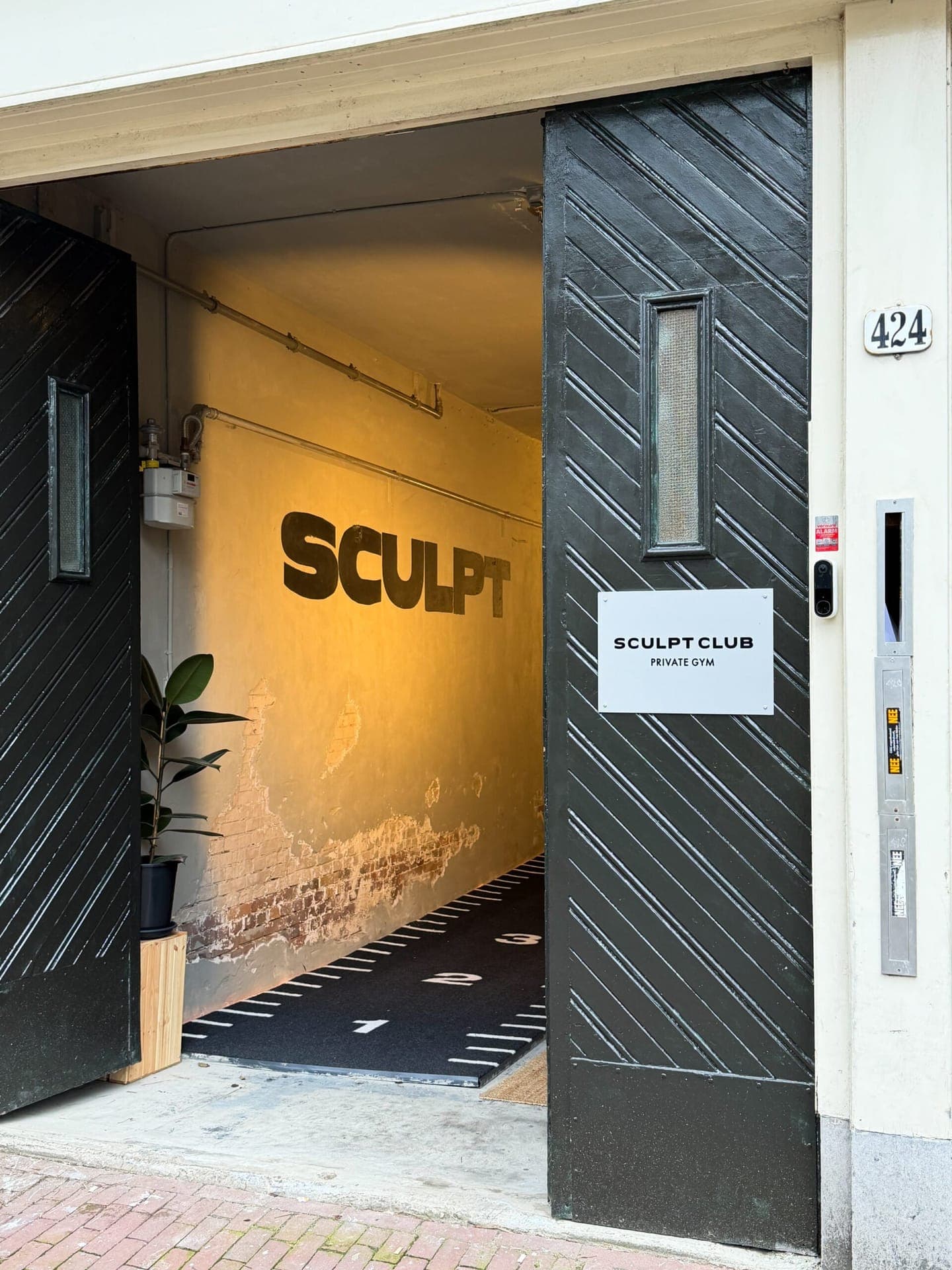 Ingang SculptClub privé gym