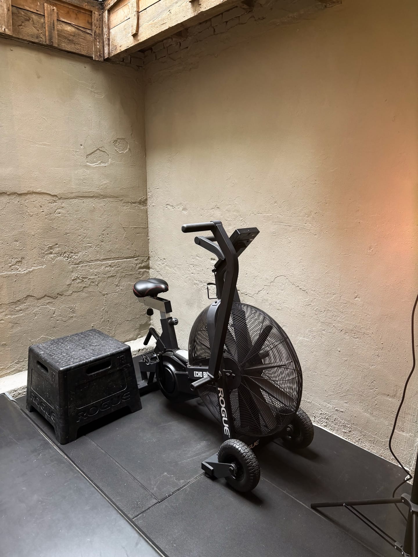 Echo Bike en conditioning-hoek bij SculptClub